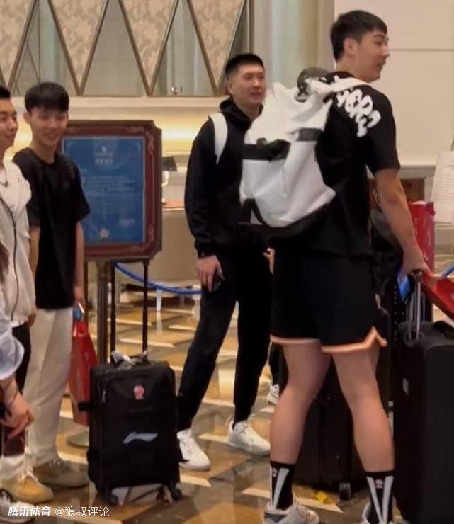 操屁股视频